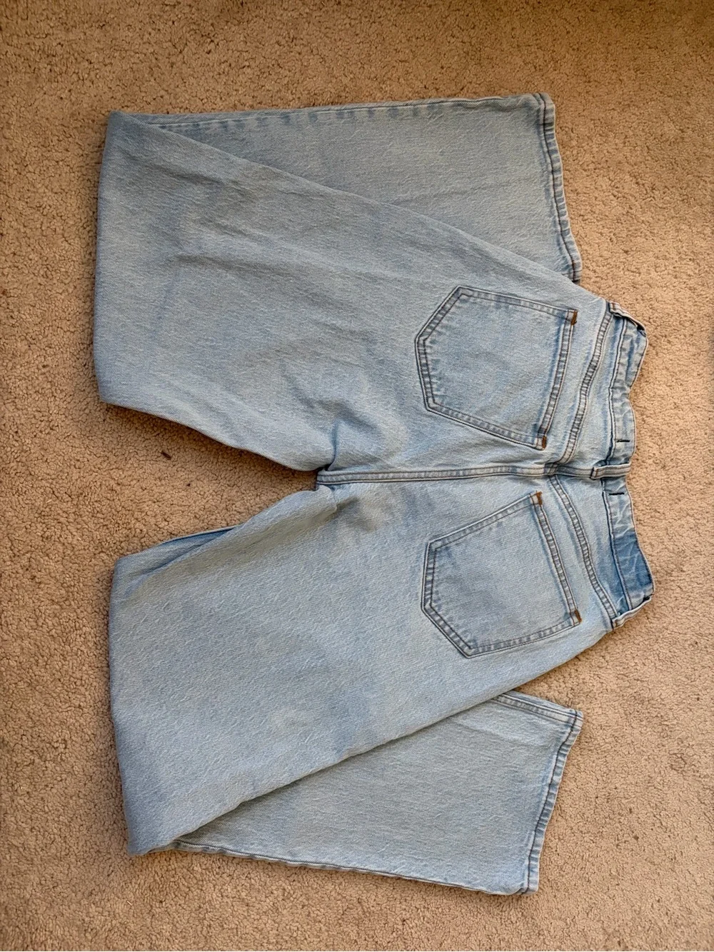 Abercrombie & Fitch The Vintage Straight
High Rise Jean - Curve Love- Light Wash - Picture 5 of 5